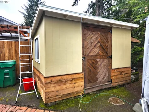 843 Tivoli Avenue Eugene OR 97404