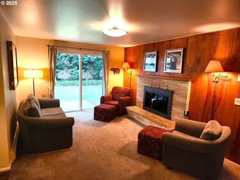 843 Tivoli Avenue Eugene OR 97404