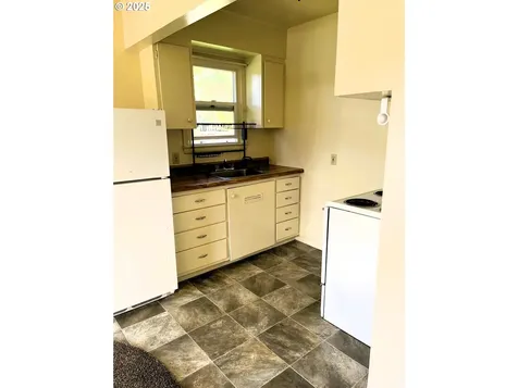 407 NE Waite Street Myrtle Creek OR 97457
