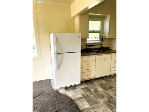 407 NE Waite Street Myrtle Creek OR 97457