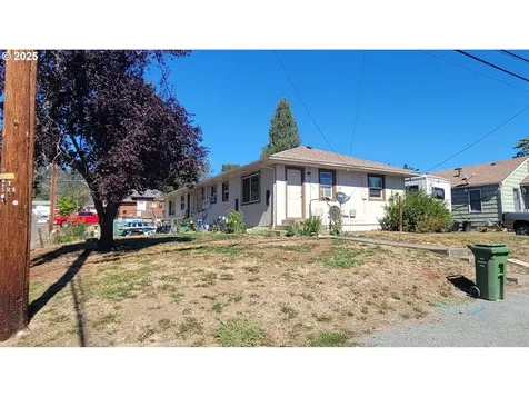 407 NE Waite Street Myrtle Creek OR 97457