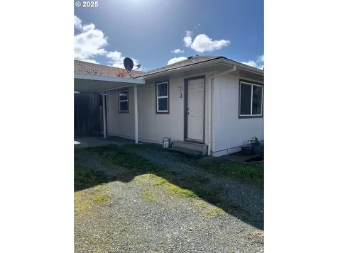 407 NE Waite Street Myrtle Creek OR 97457