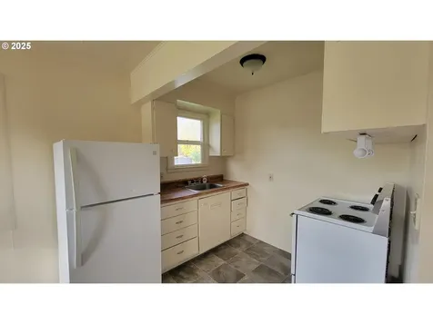 407 NE Waite Street Myrtle Creek OR 97457