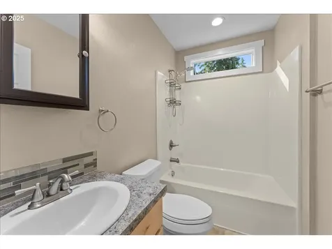239 Rock Street Silverton OR 97381