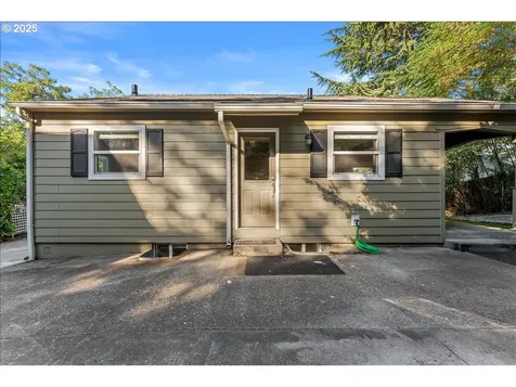 239 Rock Street Silverton OR 97381