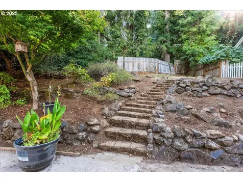 239 Rock Street Silverton OR 97381