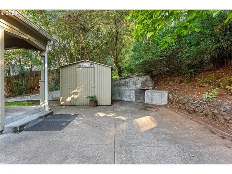 239 Rock Street Silverton OR 97381