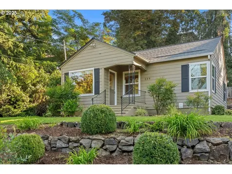 239 Rock Street Silverton OR 97381