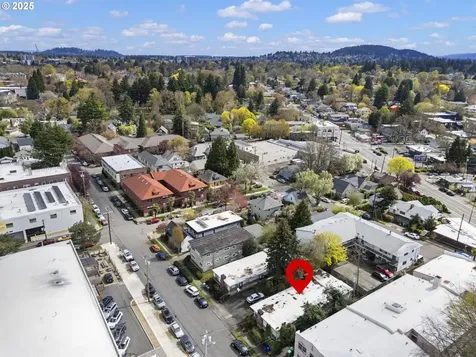 2536 NE Hoyt Street Portland OR 97232