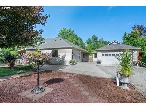 115 Willow Street Silverton OR 97381