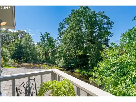 115 Willow Street Silverton OR 97381