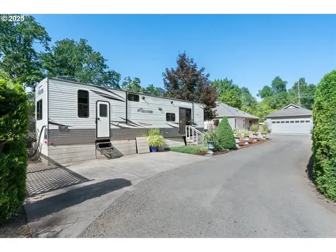 115 Willow Street Silverton OR 97381