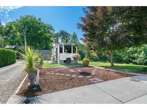 115 Willow Street Silverton OR 97381
