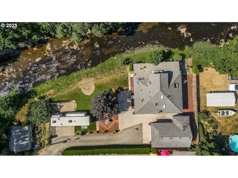 115 Willow Street Silverton OR 97381