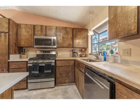 7909 SE 79th Avenue Portland OR 97206