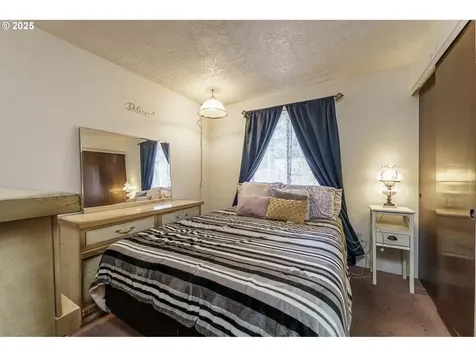 7909 SE 79th Avenue Portland OR 97206