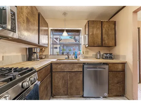 7909 SE 79th Avenue Portland OR 97206