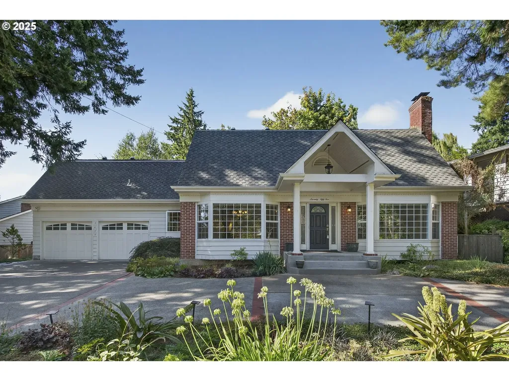 7055 SW Canyon Drive Portland OR 97225