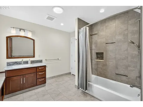 7055 SW Canyon Drive Portland OR 97225
