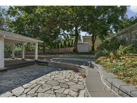 7055 SW Canyon Drive Portland OR 97225