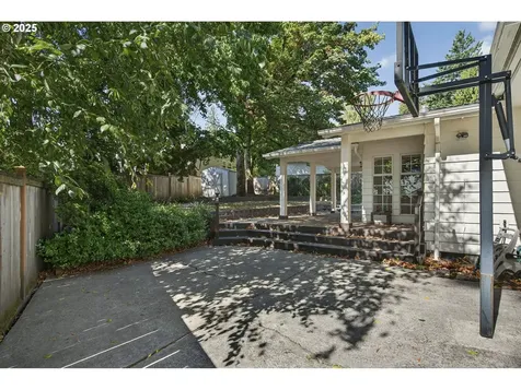 7055 SW Canyon Drive Portland OR 97225
