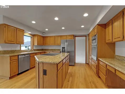 12720 NW Creekside Drive Portland OR 97229