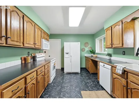937 SE 9th Street Gresham OR 97080