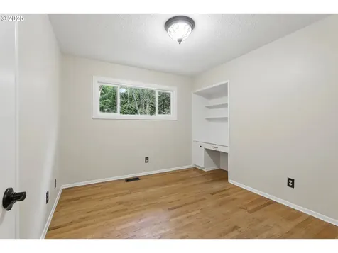 937 SE 9th Street Gresham OR 97080