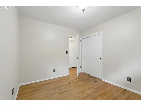 937 SE 9th Street Gresham OR 97080