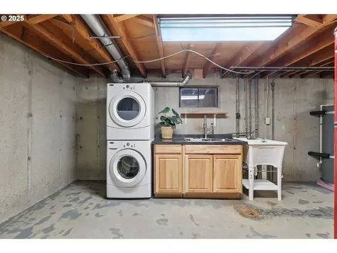 937 SE 9th Street Gresham OR 97080
