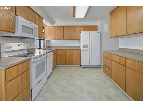 1415 SW 199th Court Beaverton OR 97003