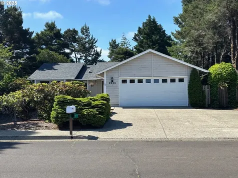 2040 40th Street Florence OR 97439