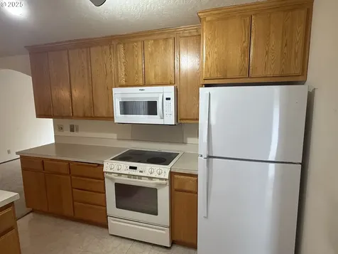 2040 40th Street Florence OR 97439