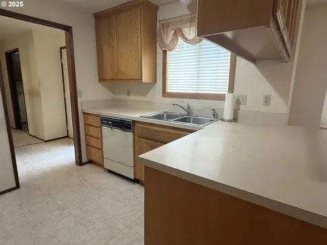 2040 40th Street Florence OR 97439