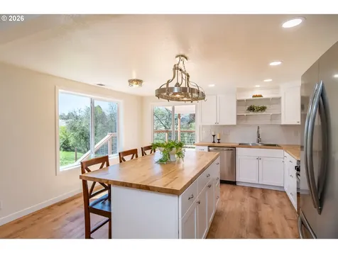 3660 Carnes Road Roseburg OR 97471