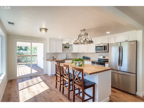 3660 Carnes Road Roseburg OR 97471