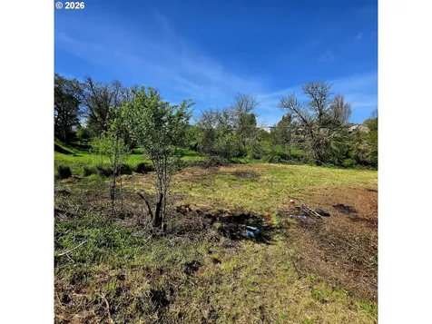 3660 Carnes Road Roseburg OR 97471