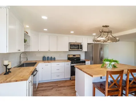 3660 Carnes Road Roseburg OR 97471
