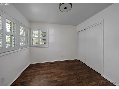 1245 SE 114th Place Portland OR 97216