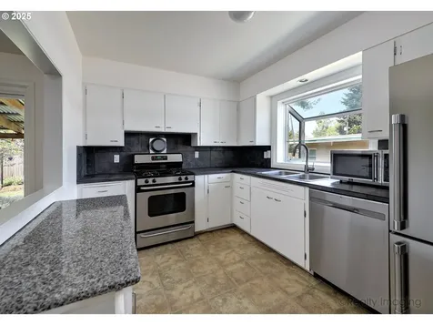 1245 SE 114th Place Portland OR 97216