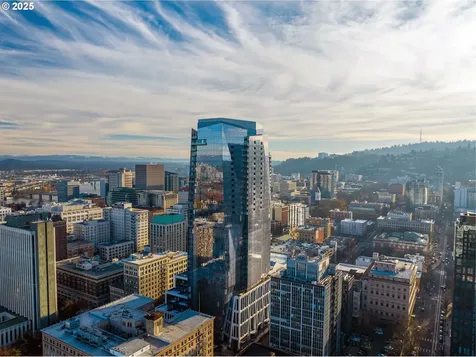 550 SW 10th Avenue Portland OR 97205