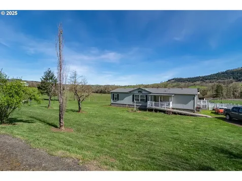 5197 Green Valley Road Oakland OR 97462