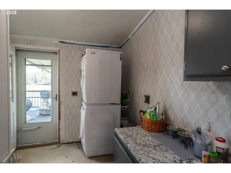 5197 Green Valley Road Oakland OR 97462