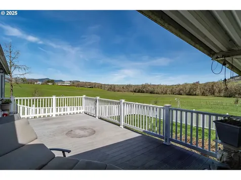 5197 Green Valley Road Oakland OR 97462
