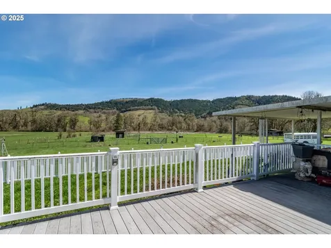 5197 Green Valley Road Oakland OR 97462