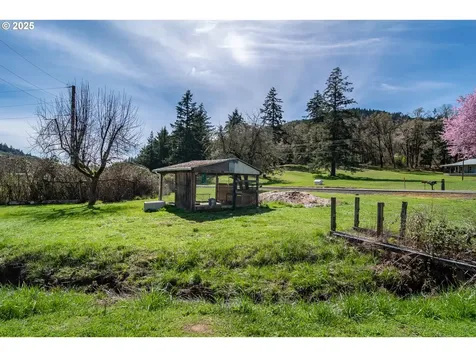 5197 Green Valley Road Oakland OR 97462