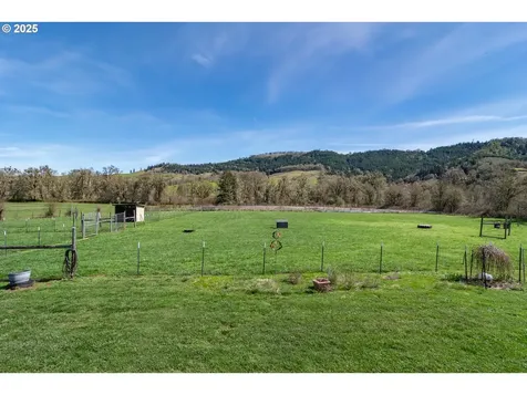 5197 Green Valley Road Oakland OR 97462