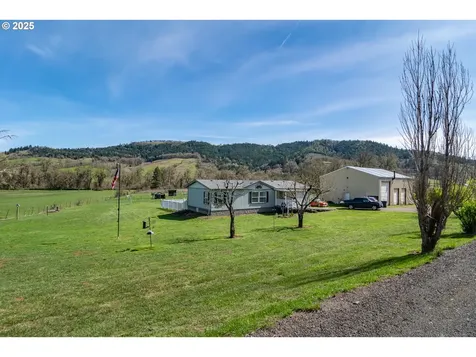 5197 Green Valley Road Oakland OR 97462