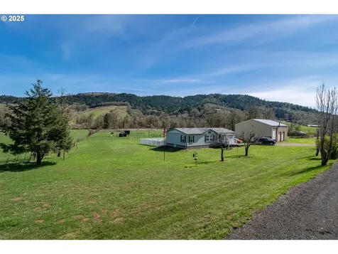 5197 Green Valley Road Oakland OR 97462