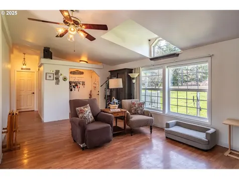 5197 Green Valley Road Oakland OR 97462